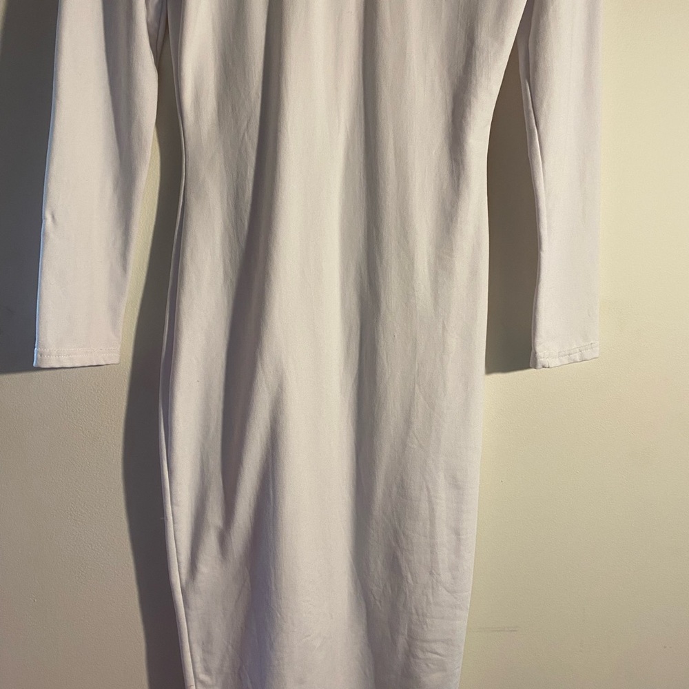 Elegant White Women's Dress - Picture 5 of 9